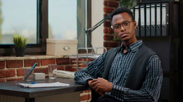 What Are the Pros and Cons of Remote Customer Service Teams in the UK?